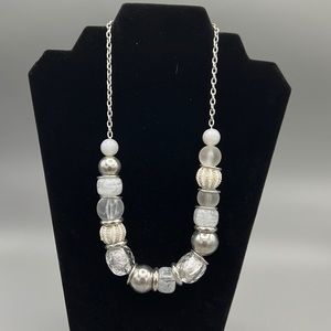 💚💚NY Silver and Multi Color Bead Nexklace💚💚